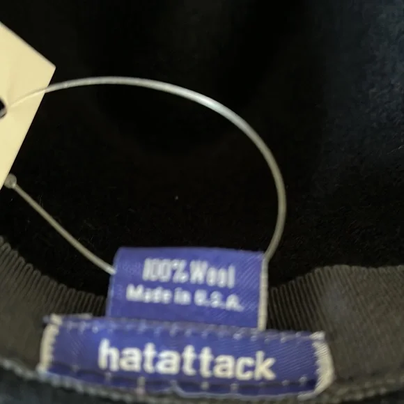 Hatattack navy blue wool hat with black trim NWT - www.nhima  display picture 2
